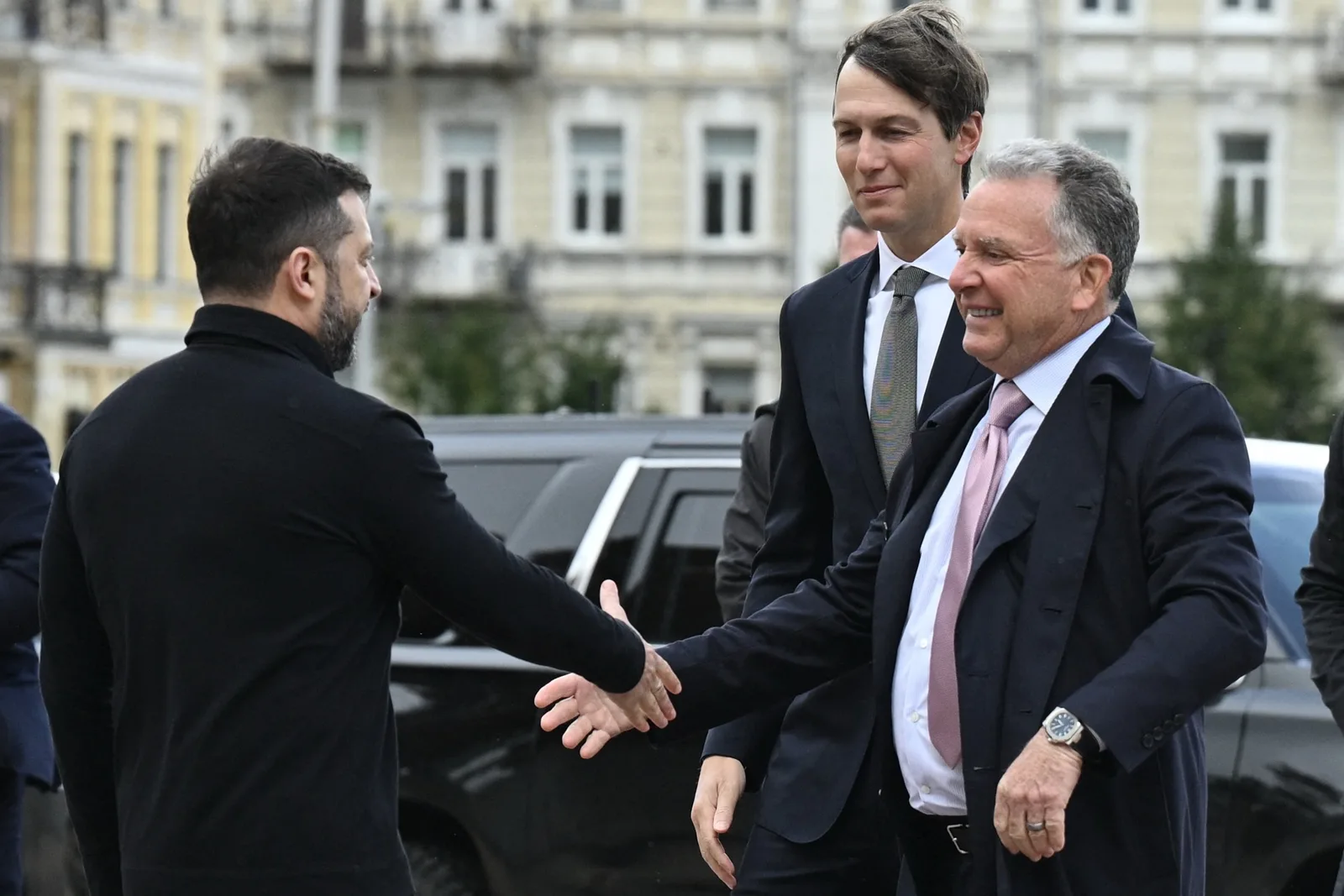 Enviados dos EUA se reúnem com Zelensky após conversa com Putin