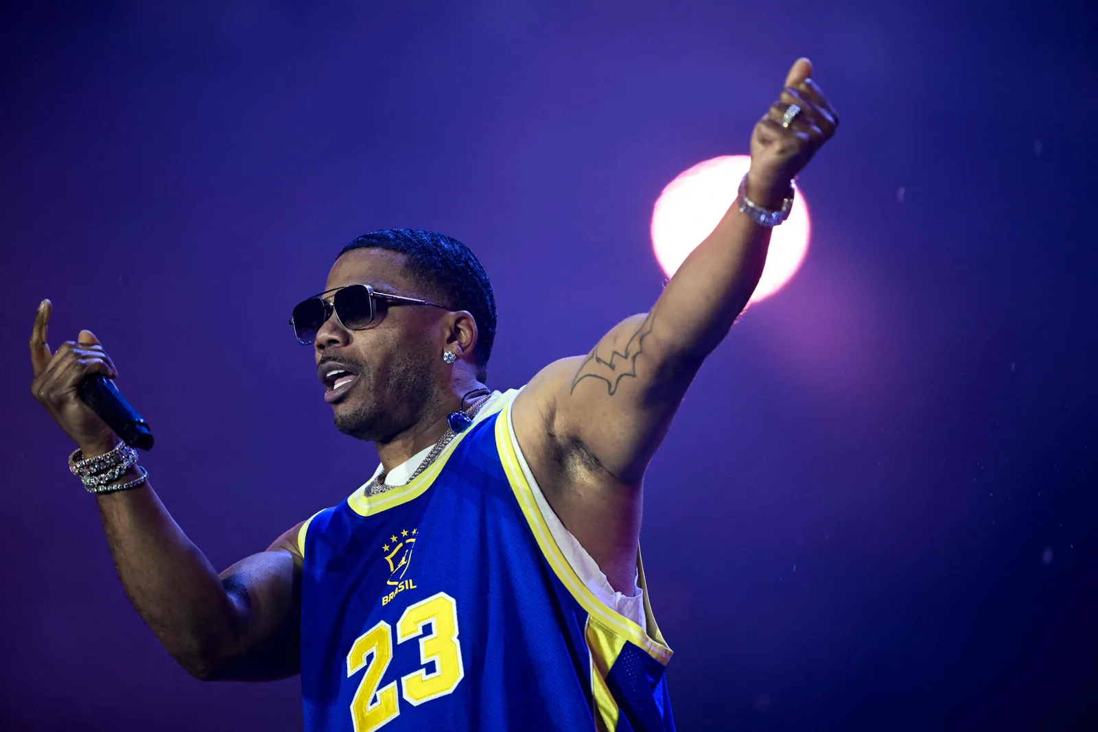 Nelly leva sucessos dos anos 2000 e transforma Palco Mundo em pista de dança