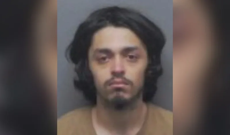Mensagens ao Claude levam à prisão de homem acusado de ameaçar escola no Texas