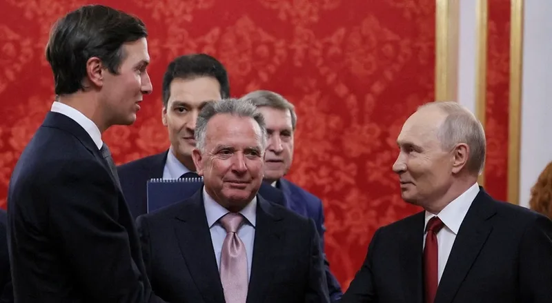 Negociadores dos EUA apresentam plano de Trump a Zelensky após reunião em Moscou
