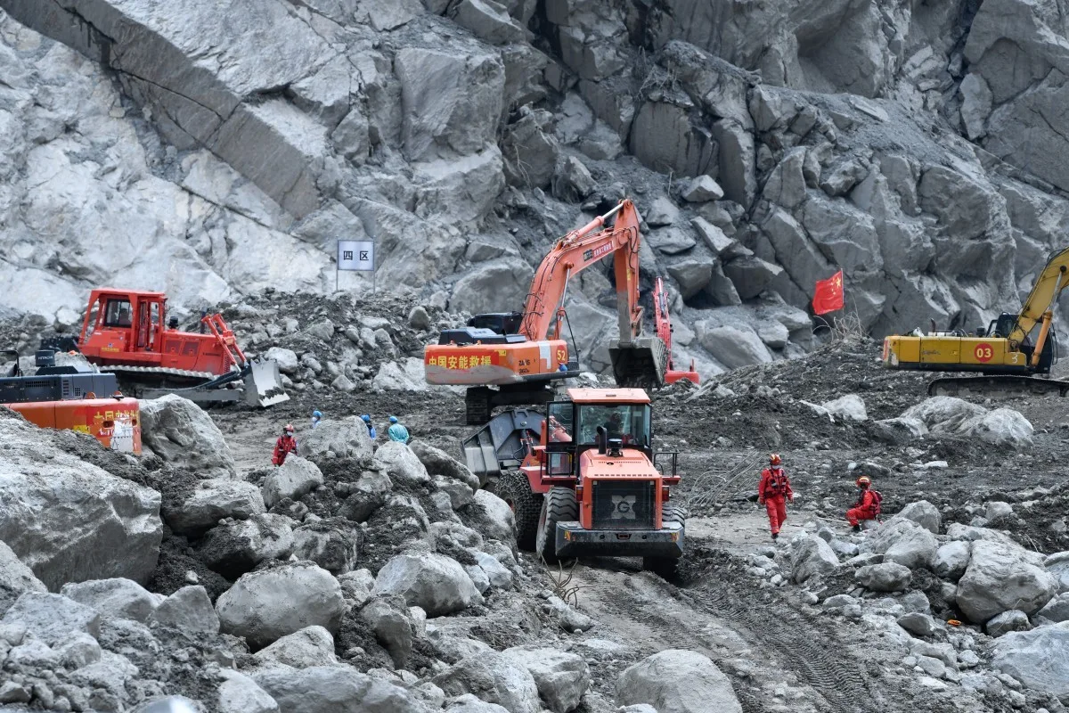 Desastre na fronteira entre China e Nepal deixa 43 mortos no lado tibetano